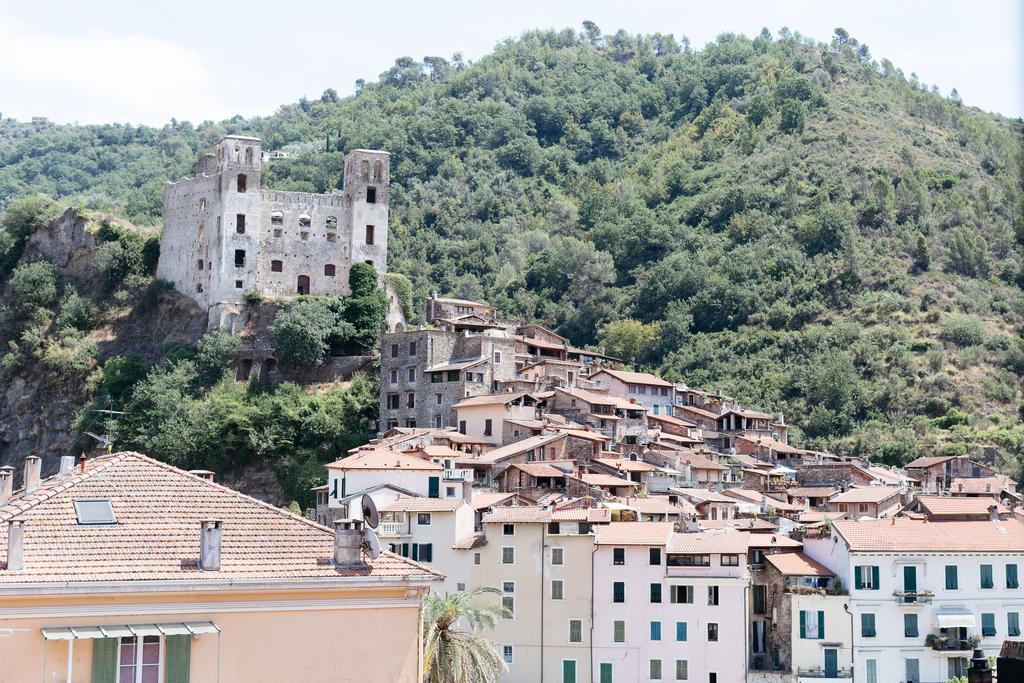 Dussaiga - Camera Del Fiordaliso Dolceacqua Buitenkant foto